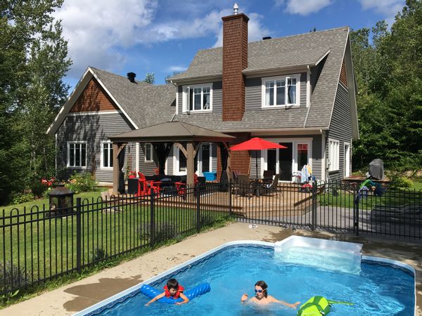 Grande maison piscine et spa à 20 minutes du Vieux-Québec - Libre été 2026 contre GP