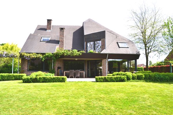 grand villa d'architect près de Bruxelles