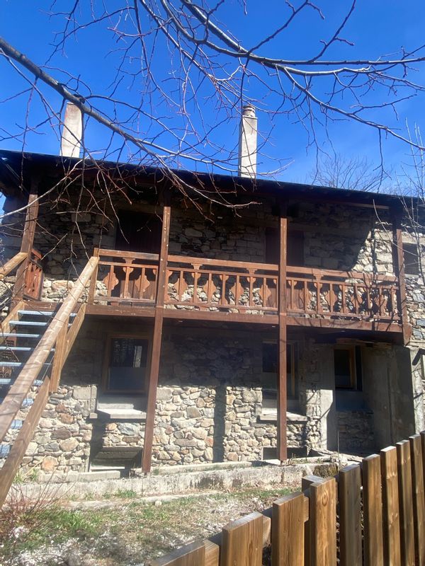 Appartement duplex dans maison en pierre ancienne
