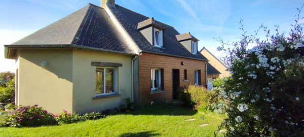 La maison de Gwen et Nico, à St Père, tout proche de St Malo et des plages de la côte d'Émeraude.