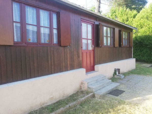 La maison en bois perchée