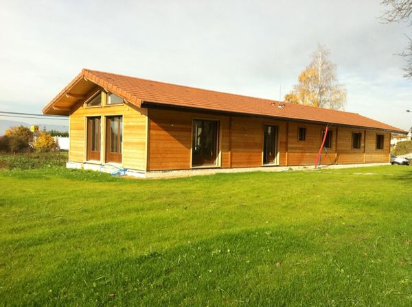 La maison de Anne et thierry Proche des montagnes lac piscine activités sportif balade et à 15 minute en voiture de genève
