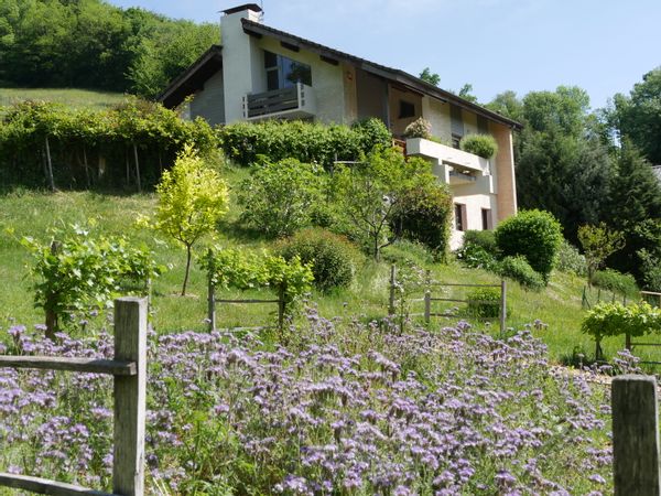 Spacieuse et lumineuse, au calme, proche nature, superbe panorama