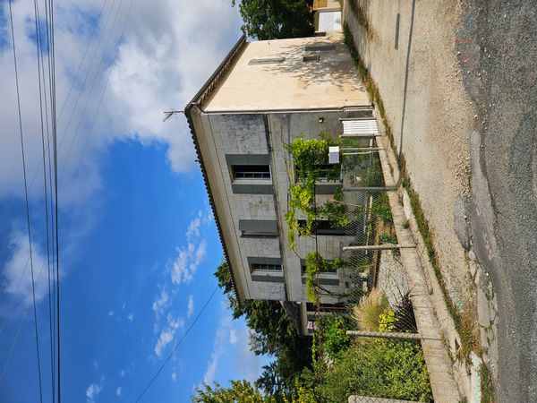 Propriété typiquement charentaise sur le bord de l'estuaire entre Royan et Bordeaux