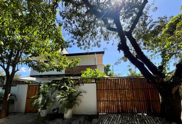 Casa Solaris; one step away from the beach and town!