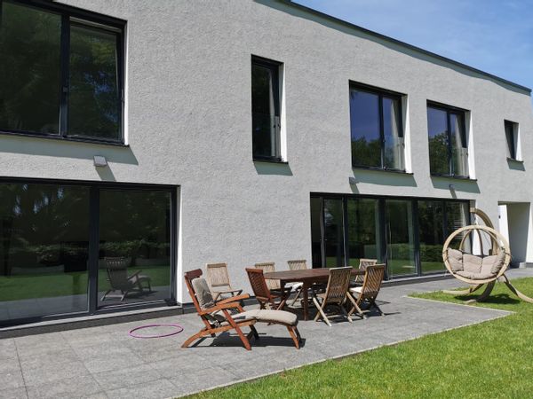 Villa moderne en lisière de forêt - Modern house on the edge of the forest
