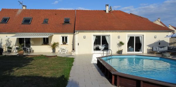 Maison 4 chambres avec Piscine, aux portes de Disneyland Paris - NO GUEST POINT