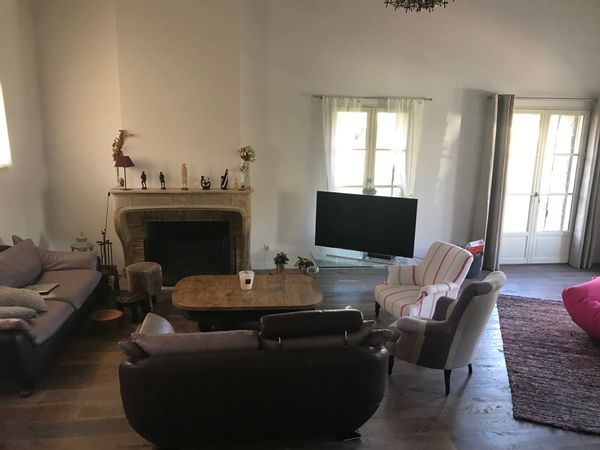 Big and newly-renovated house in a village in the west of Paris