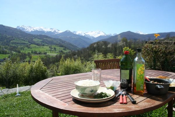 Ancien Presbytère face aux Pyrénées !