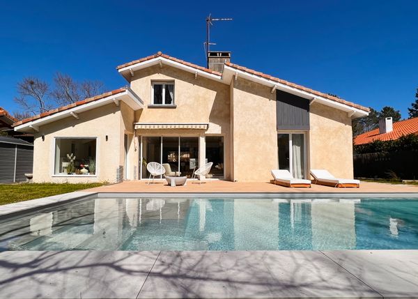 Maison avec piscine proche de Bordeaux & océan. Recherche sud de la France du 15 au 22 août