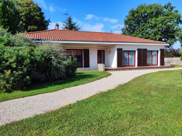 maison à Saint-Prouant, France (entre Nantes (1h) et La Rochelle (1h) )