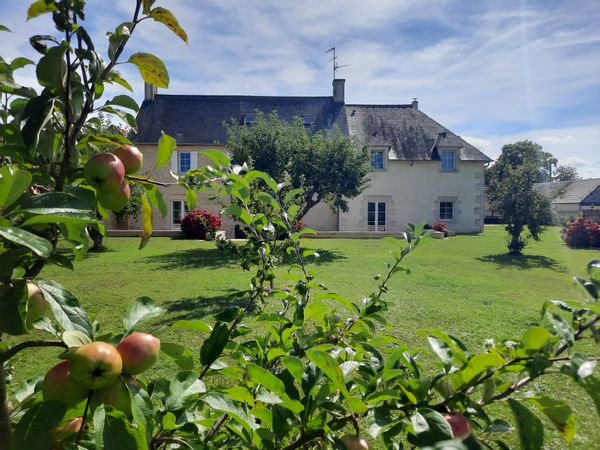 Grande maison et grand jardin proche de la mer