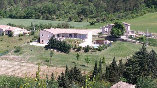 maison à Saint-Vincent-de-Barrès, France