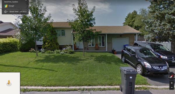 Confortable house on the southshore of Montreal (Qc, Canada) / Grande maison confortable sur la rive-sud de Montréal (Qc, Canada)