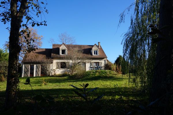 La maison d'Élise et Didier à côté d'Auxerre, avant déménagement :)