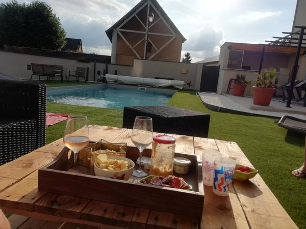 Maison avec piscine dans  petit village Aveyronnais