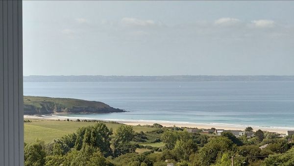 jolie maison bretonne en bord de mer