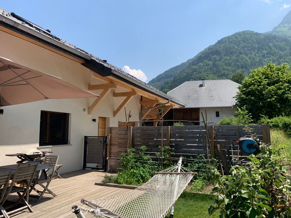 Notre maison dans le village d'Alex