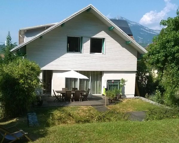 Chambéry - Maison familiale avec grand jardin, entre lacs du Bourget, Annecy et montagne