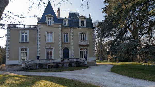 Maison de Maître avec grand parc, Châtellerault, idéale famille.