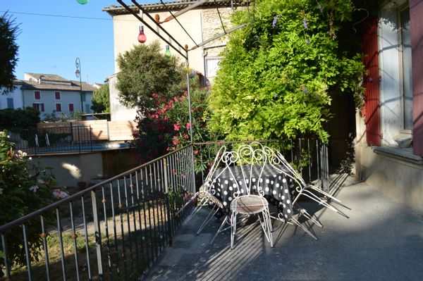 Bastide provençale en coeur de village avec piscine