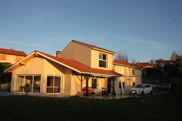 House in Montanay (Lyon area - France) with garden, swimming pool and jacuzzi