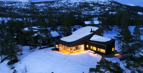 Modern mountain home in Norway