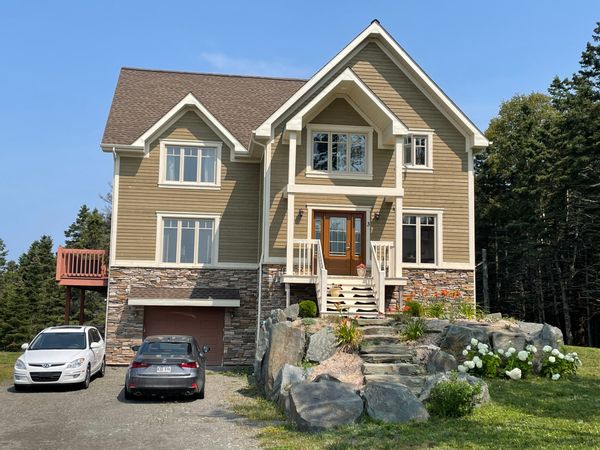 La maison vue sur les îles au Portage