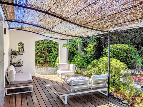 Great Provence house with pool / No guest points