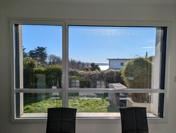 Maison lumineuse et moderne, vue mer, plage a proximité