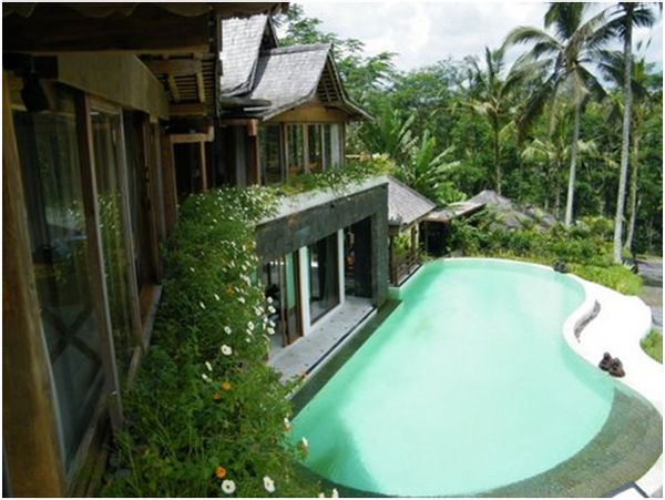 BALI villa 400m² + piscine 18mX6m + STAFF( famille= 10 personnes max)
