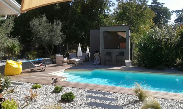 Maison moderne avec piscine - dispo contre GP du 9 au 15 août
