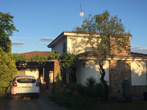 Magnificent 5 bedrooms Villa with pool fenced private pool in a jaw-dropping natural environment!