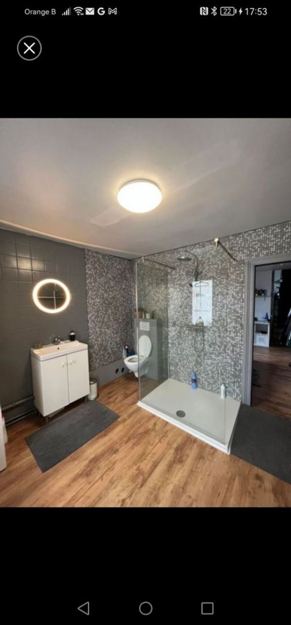 chambre privée avec salle de bain privée et terrasse privée