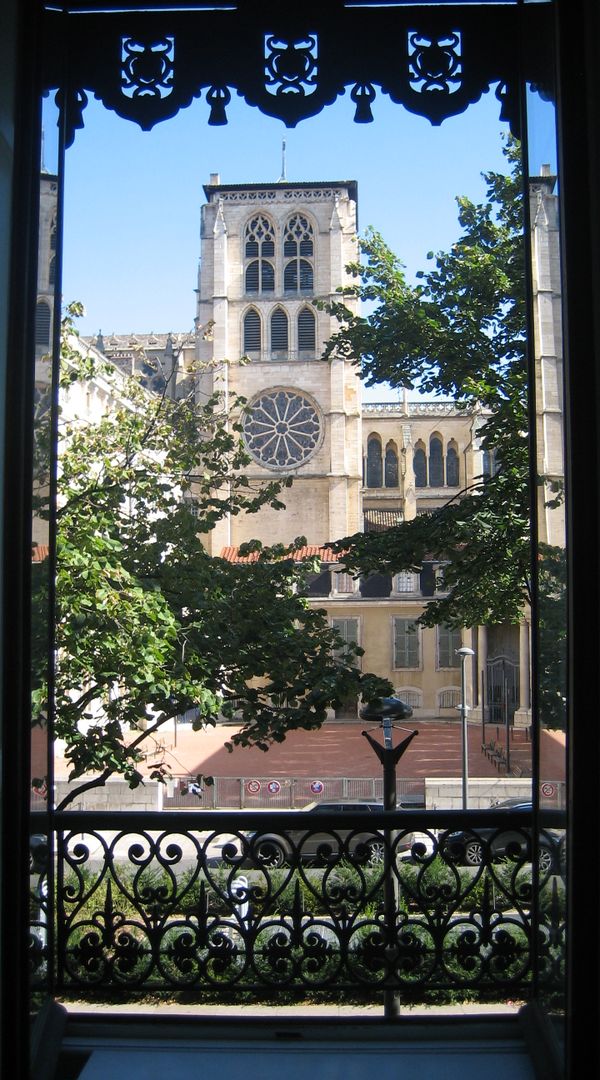 Appartement hausmannien face à la cathédrale St Jean -Vieux Lyon