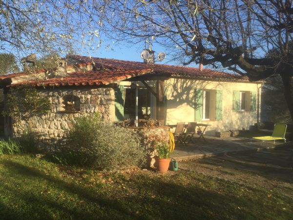 Notre maison : la campagne aux portes de Nice - pas disponible été 2026