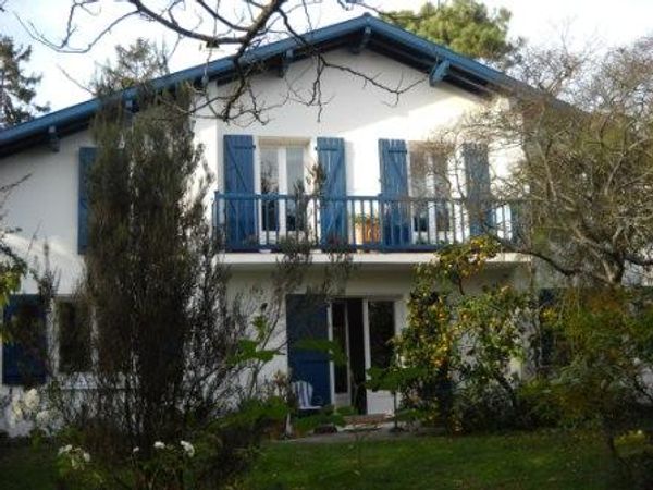 BIARRITZ   "loretegi"