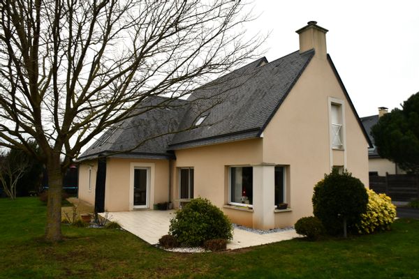 Maison individuelle avec jardin, dans un lotissement calme, à 5 minutes de Caen