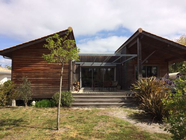 La maison en bois de Verika au milieu de nulle part