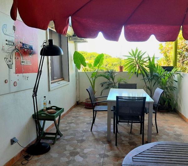 Le Parasol Rouge
