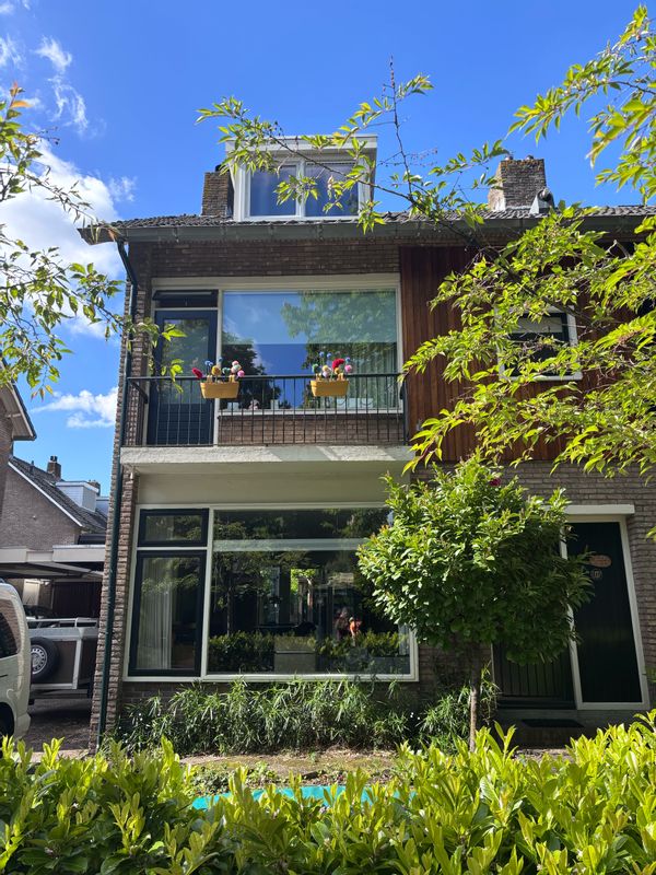 La maison de Bas and Margo