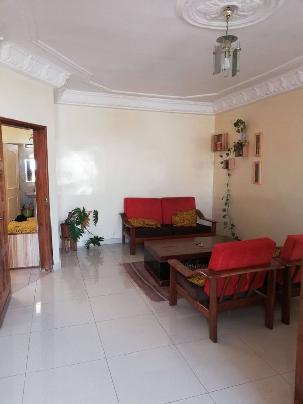Besoin d’un logement autour Clamart . On échange avec un bel appart à Dakar !