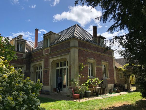 A 17km de Paris, direct RER A anciennes écuries du château du "Piple", unique en région parisienne