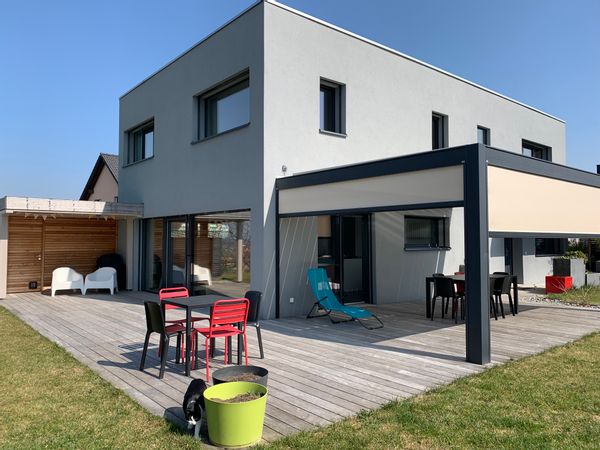 Maison moderne au coeur de la campagne fribourgeoise, idéalement située