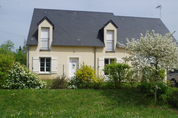 Maison familiale proche centre aquatique,  Loire, châteaux, chambord, center parc, orleans et Paris.