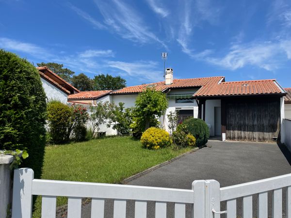 La maison des peupliers