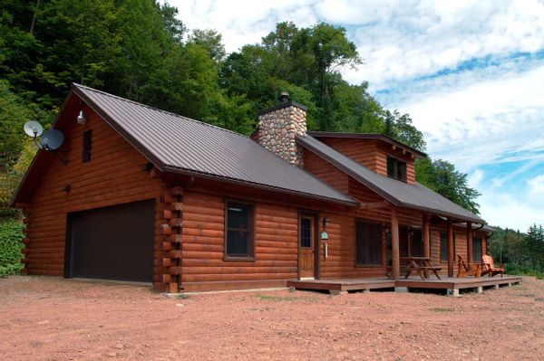 Log home 5 étoiles lac privé immense paradis 10km2 30 min. du centre-ville de quebec. Minimum 3 nuits 
