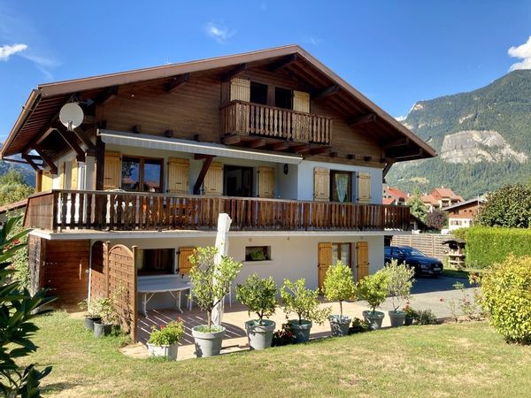 Chalet entre lac et Mont Blanc