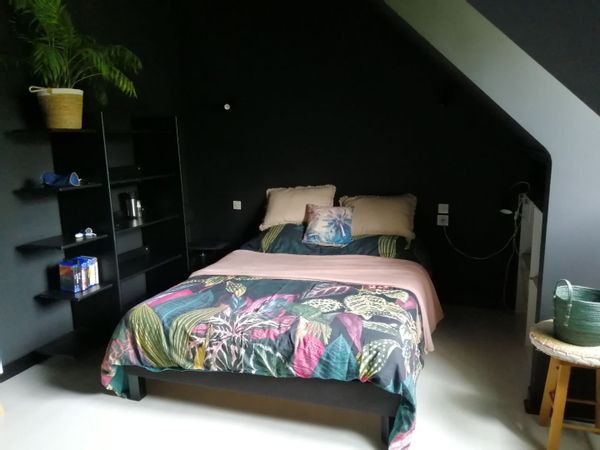 Chambre lit 140/200 avec 1 salle de bain avec toilettes privés