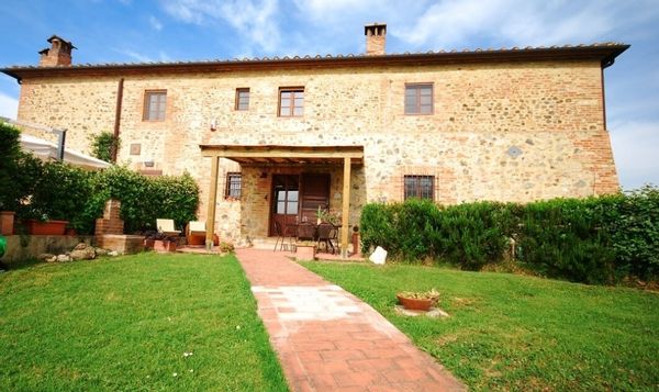 En pleine campagne toscane à deux pas de Sienne ! (MINIMUM 5 NUITS - NON disponible juillet et août)